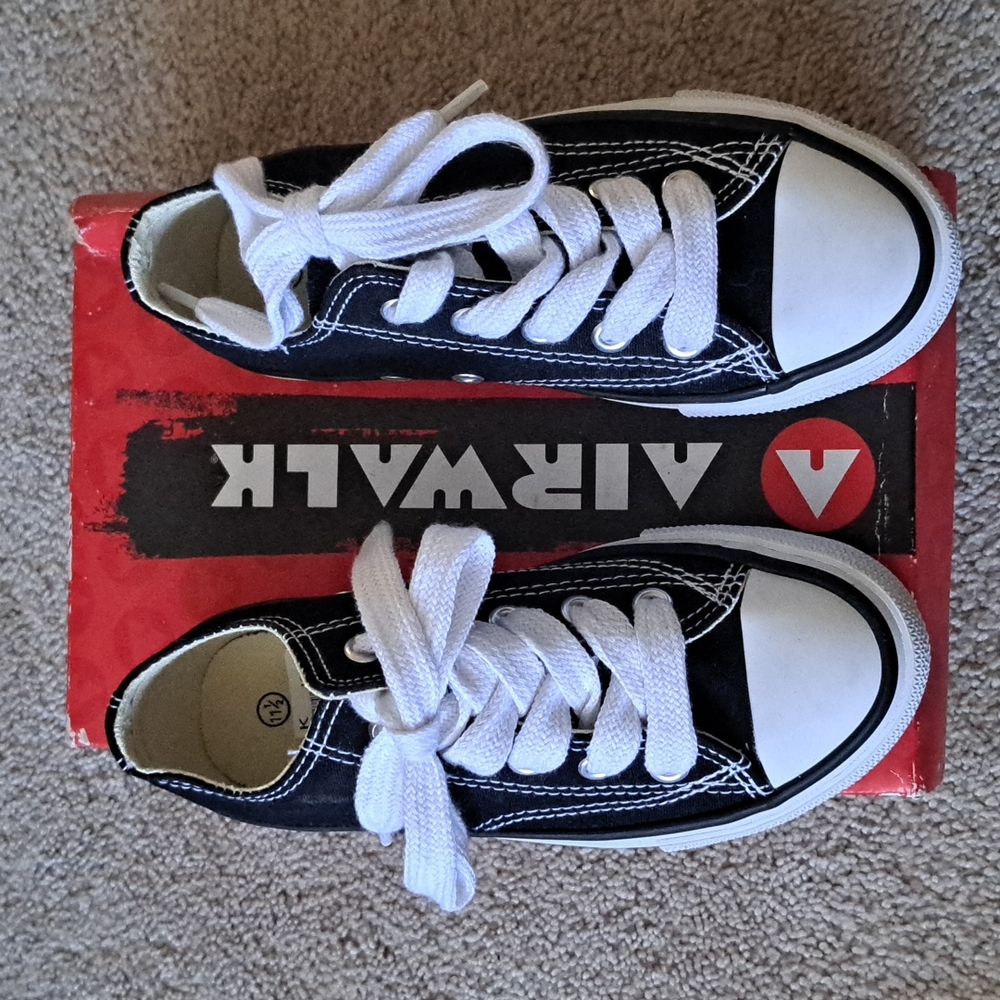 New in box, airwalk sneakers.